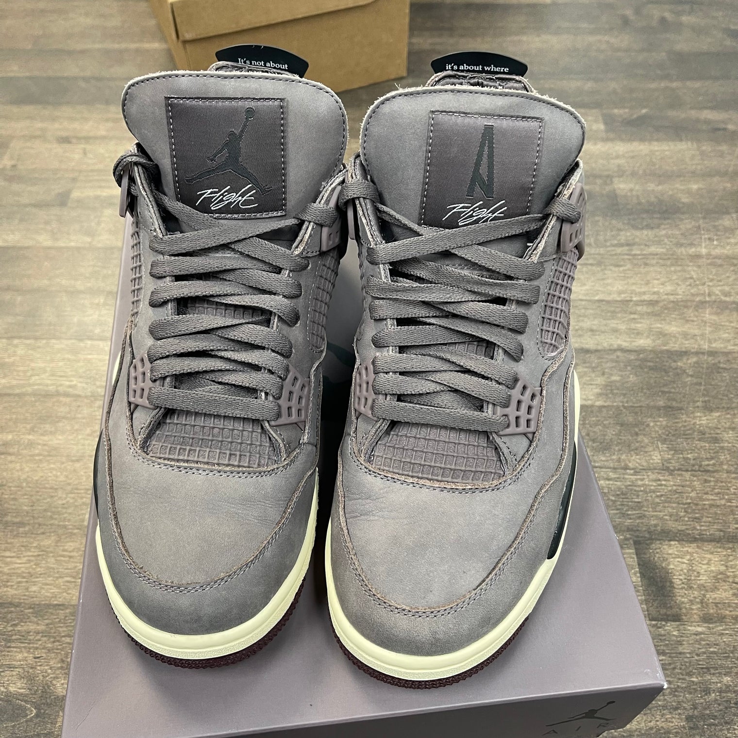 A Ma Maniere Violet Ore Jordan 4 (USED)