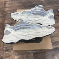 Static Yeezy 700 V2 (USED)