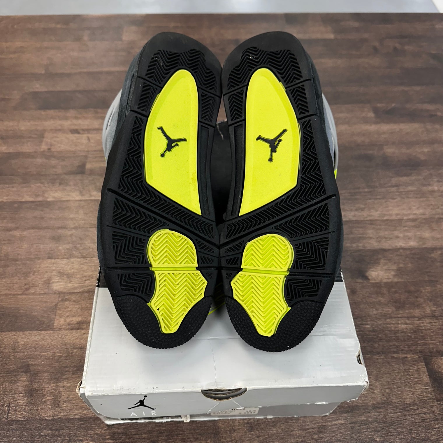 Neon 95 Jordan 4 Retro (USED)