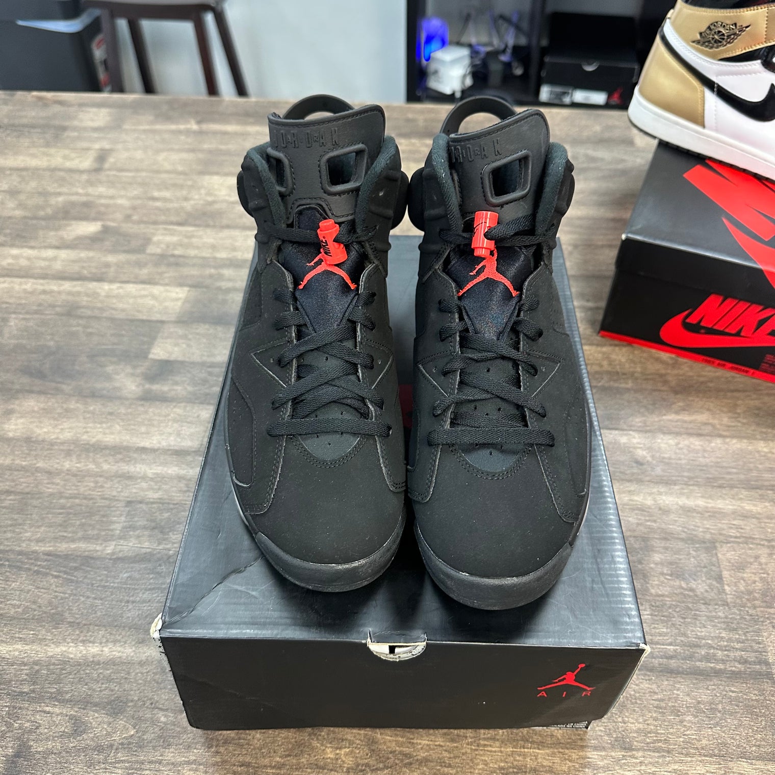 Infrared Jordan 6 Retro (2019) (Lightly Worn)