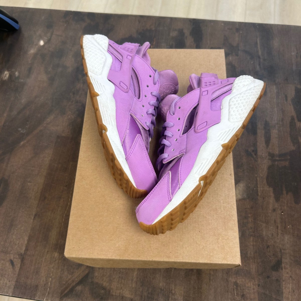 Nike Air Huarache Run Sport Fuchsia Gum (Women's) Size 8.5W (Pre-Owned) - Image 1