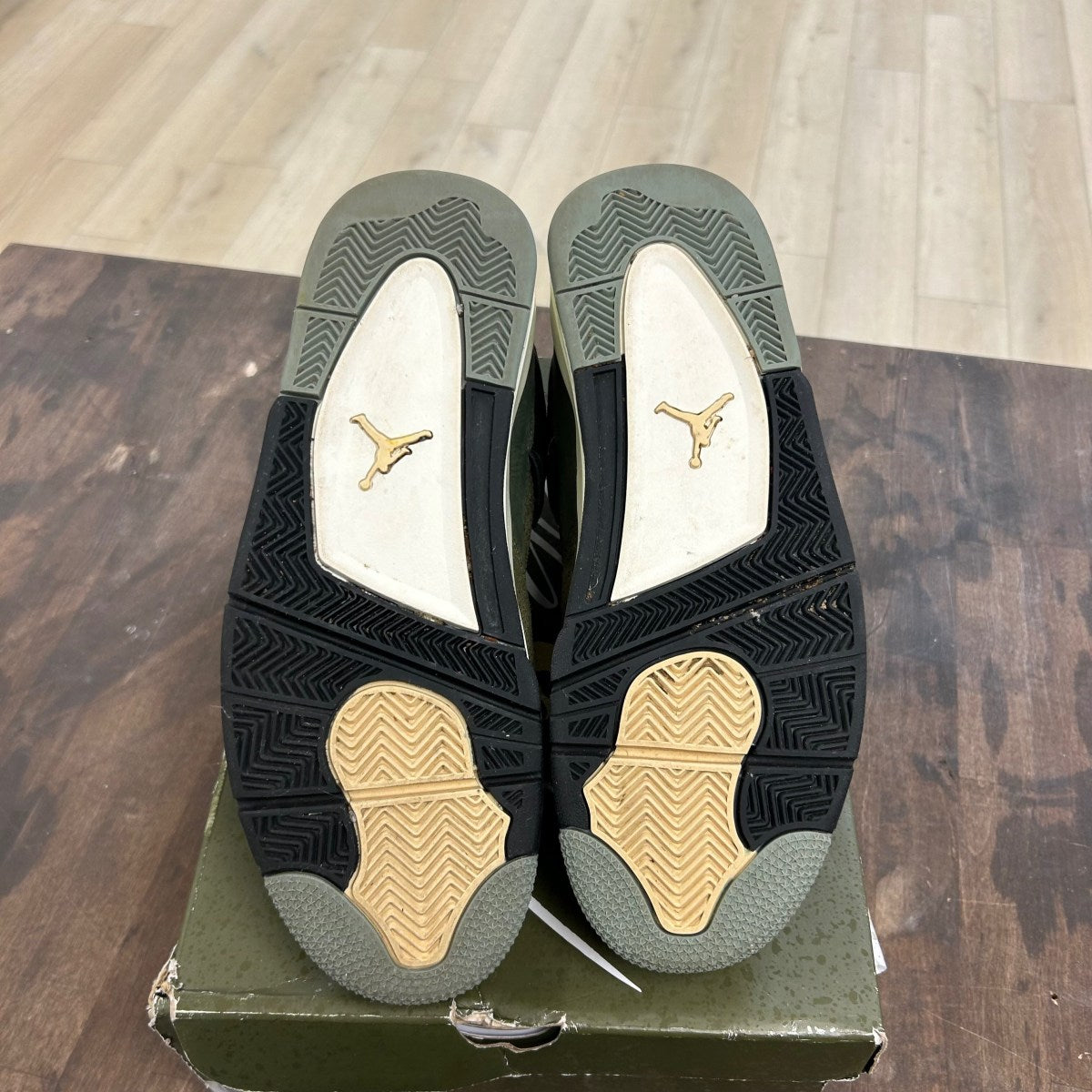 Jordan 4 Retro SE Craft Medium Olive Size 11 (Pre-Owned)