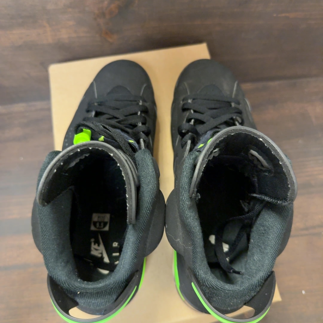 Jordan 6 Retro Electric Green Size 9.5 (Pre-Owned) - Image 5