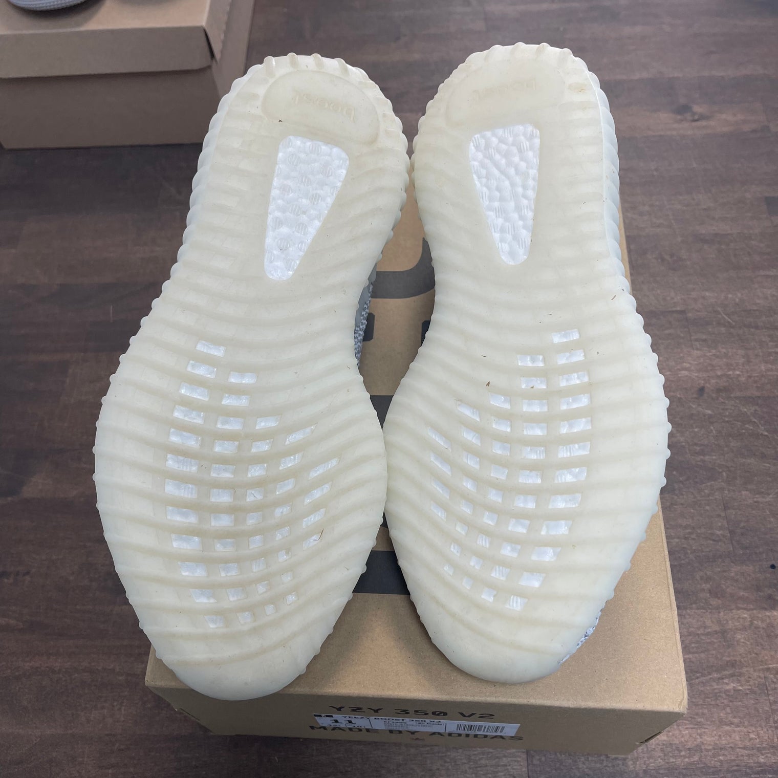Static Yeezy 350 (USED)