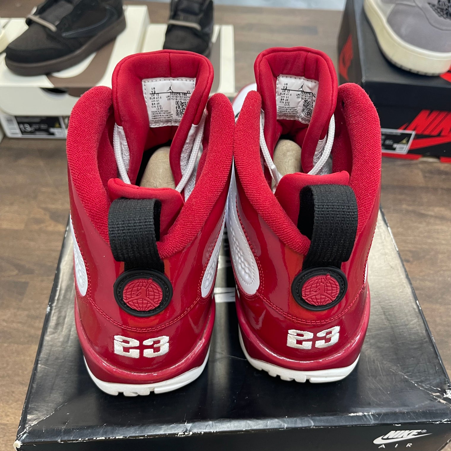 Gym Red Jordan 9 (USED)