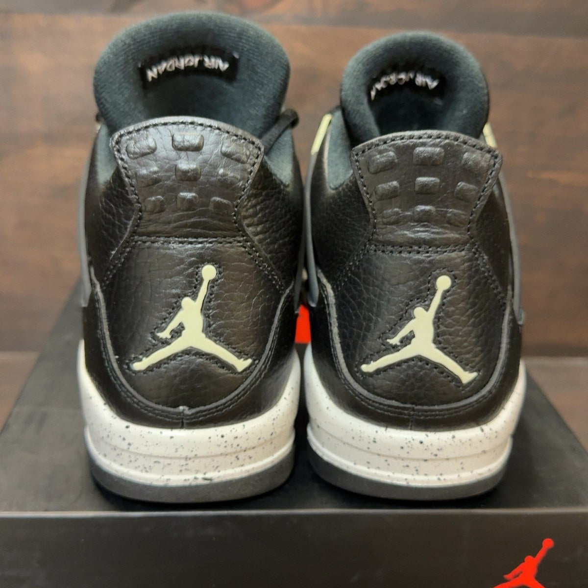 Jordan 4 Retro Oreo (2015) - Image 5