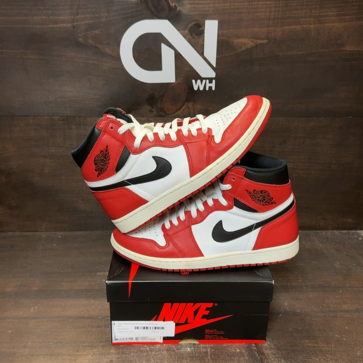 Jordan 1 Retro Chicago (2015) Size 10.5 (Pre-Owned) - Image 1