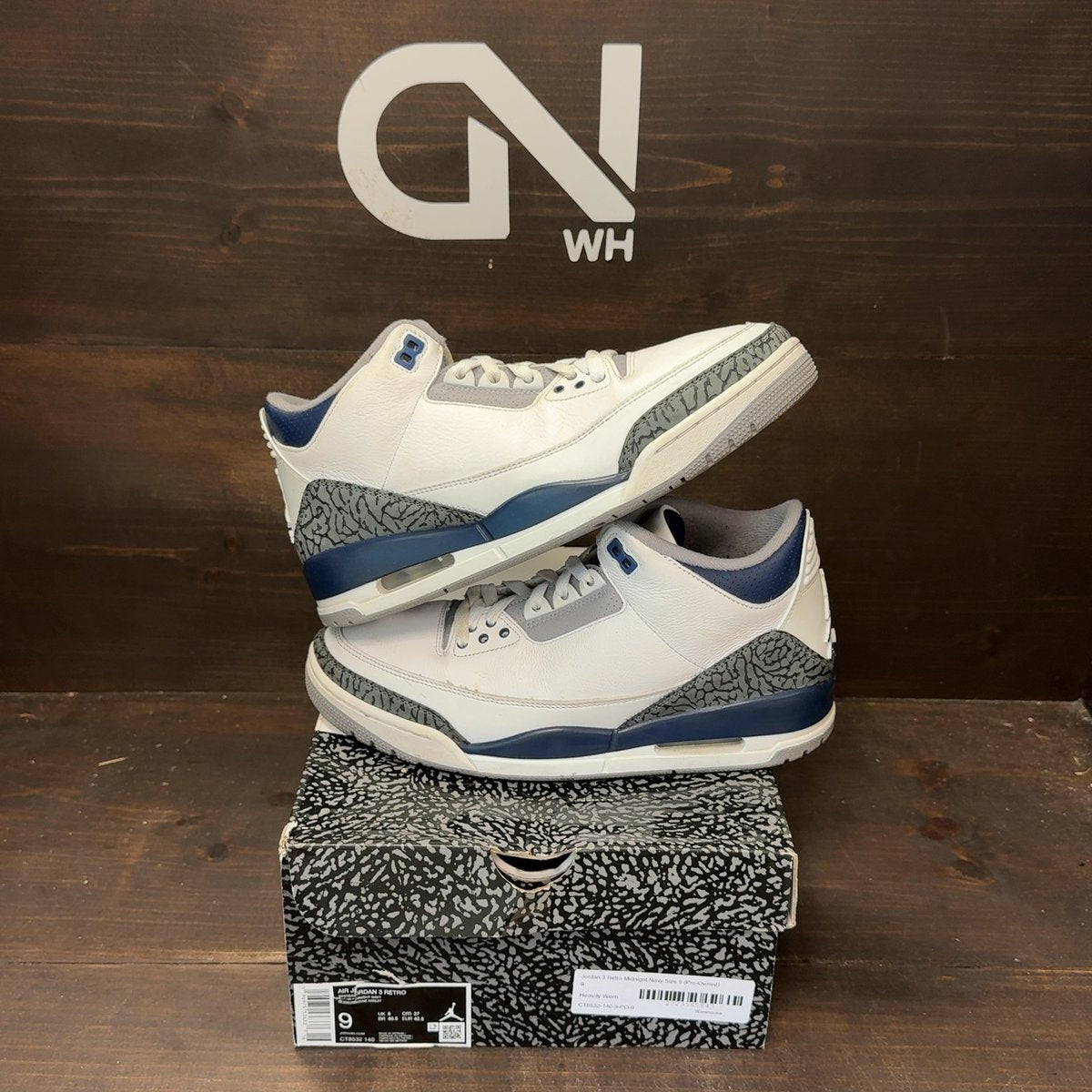 Jordan 3 Retro Midnight Navy Size 9 (Pre-Owned) - front