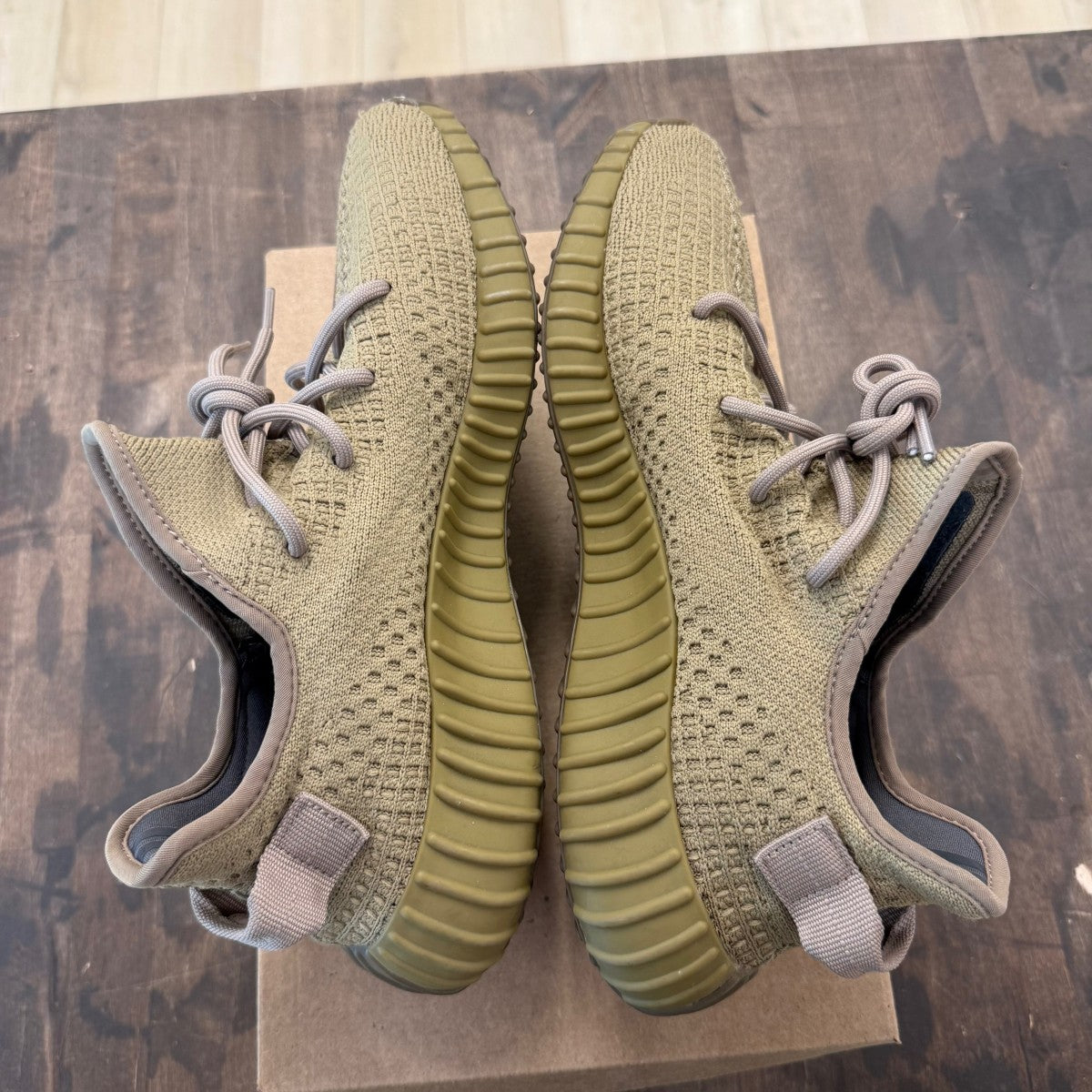 adidas Yeezy Boost 350 V2 Earth Size 10 (Pre-Owned) - Image 5