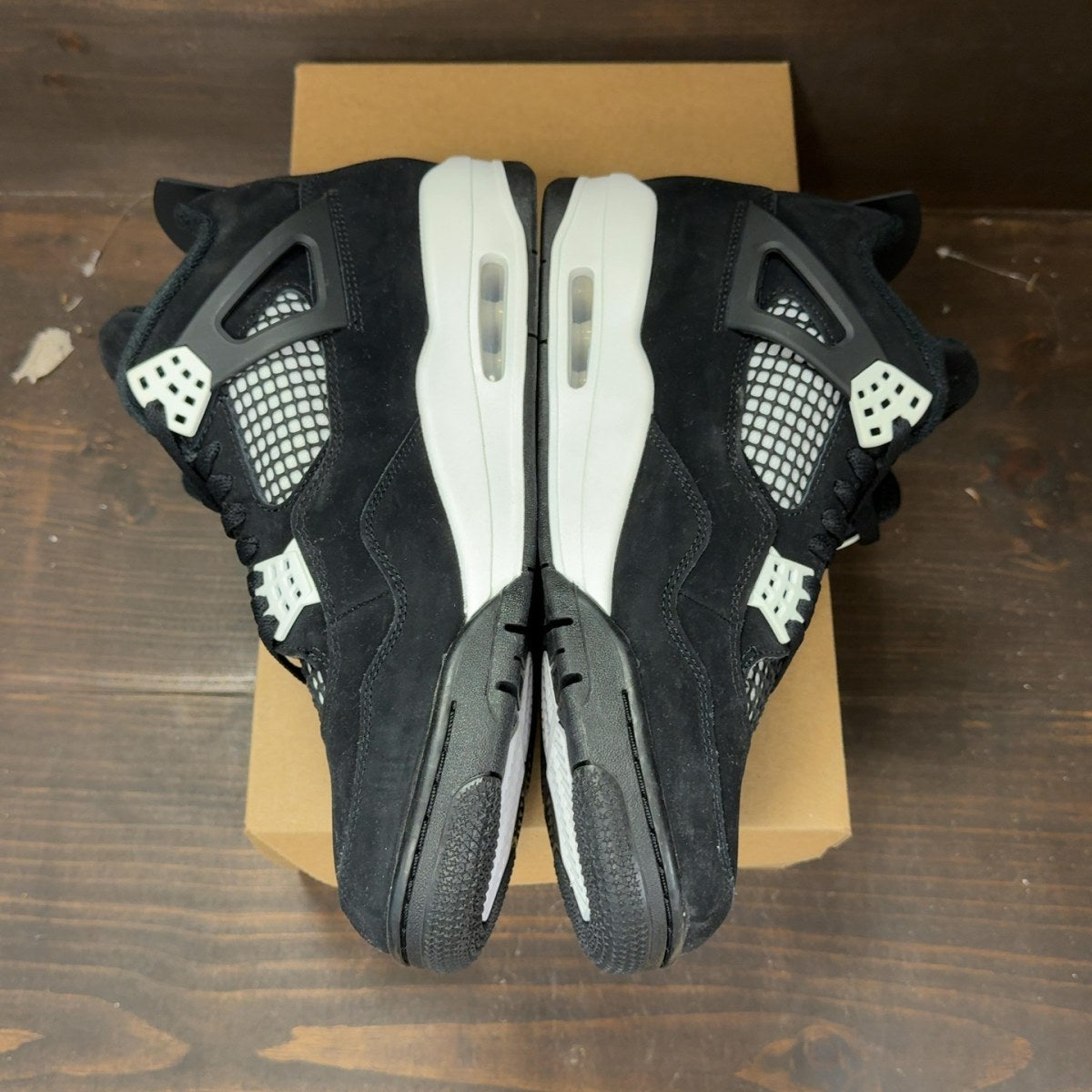 Jordan 4 Retro White Thunder Size 11 - Image 4