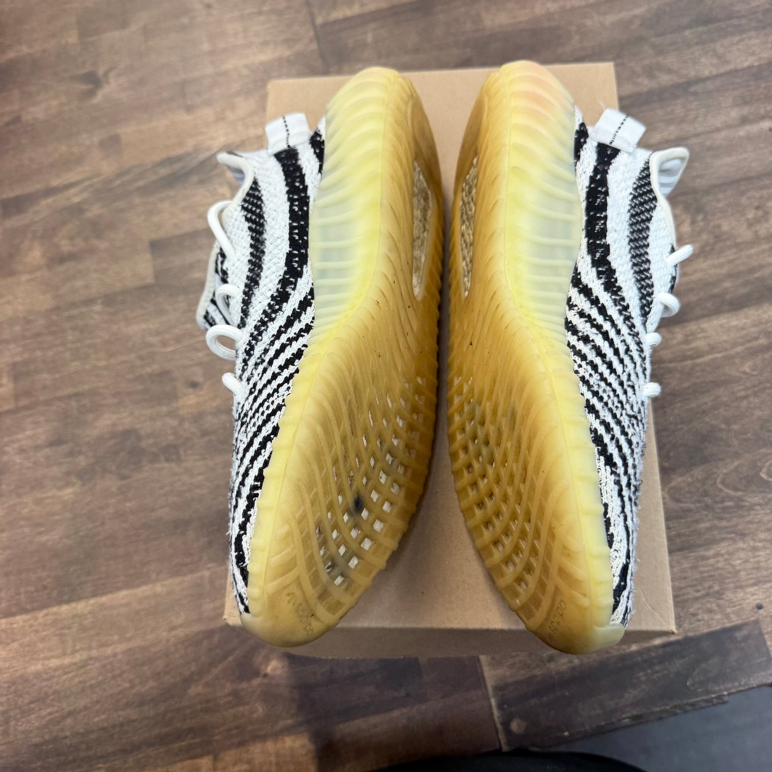 Zebra Yeezy 350 (USED,No Box)