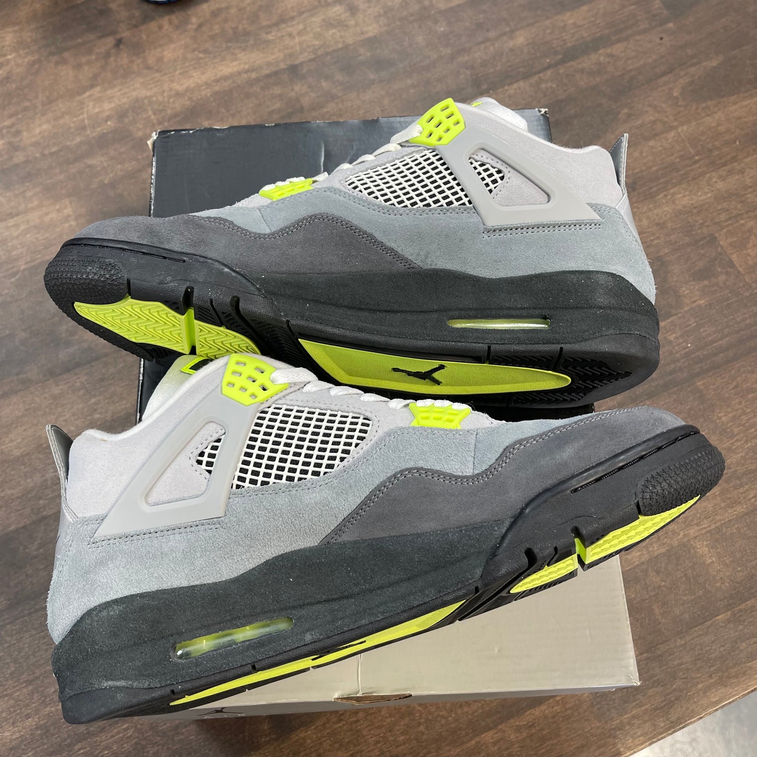 Neon 95 Jordan 4 SE (USED)