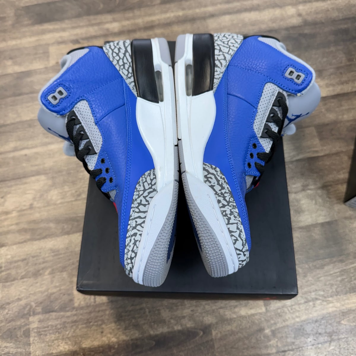 Jordan 3 Retro Varsity Royal Cement - Image 3