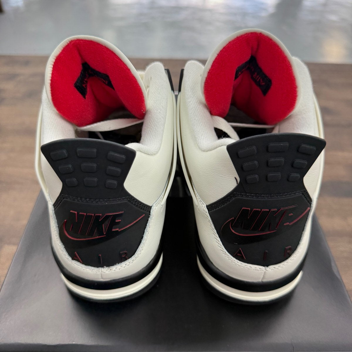 Jordan 4 Retro OG Flight Club - Image 3