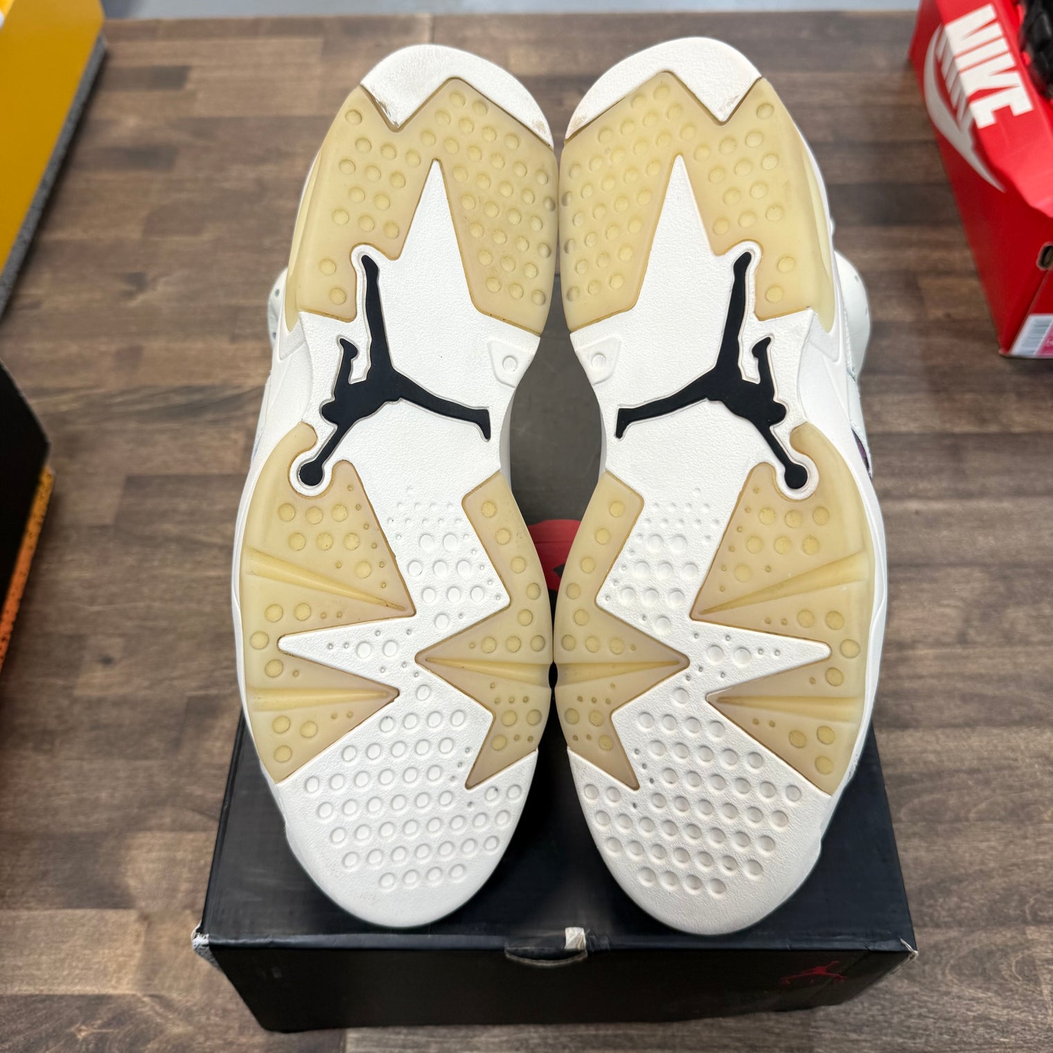 Quai 54 Jordan 6 Retro (USED)