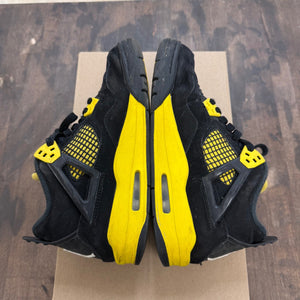 Jordan 4 Retro Thunder (2023) (GS) Size 6Y (Pre-Owned) - Image 4