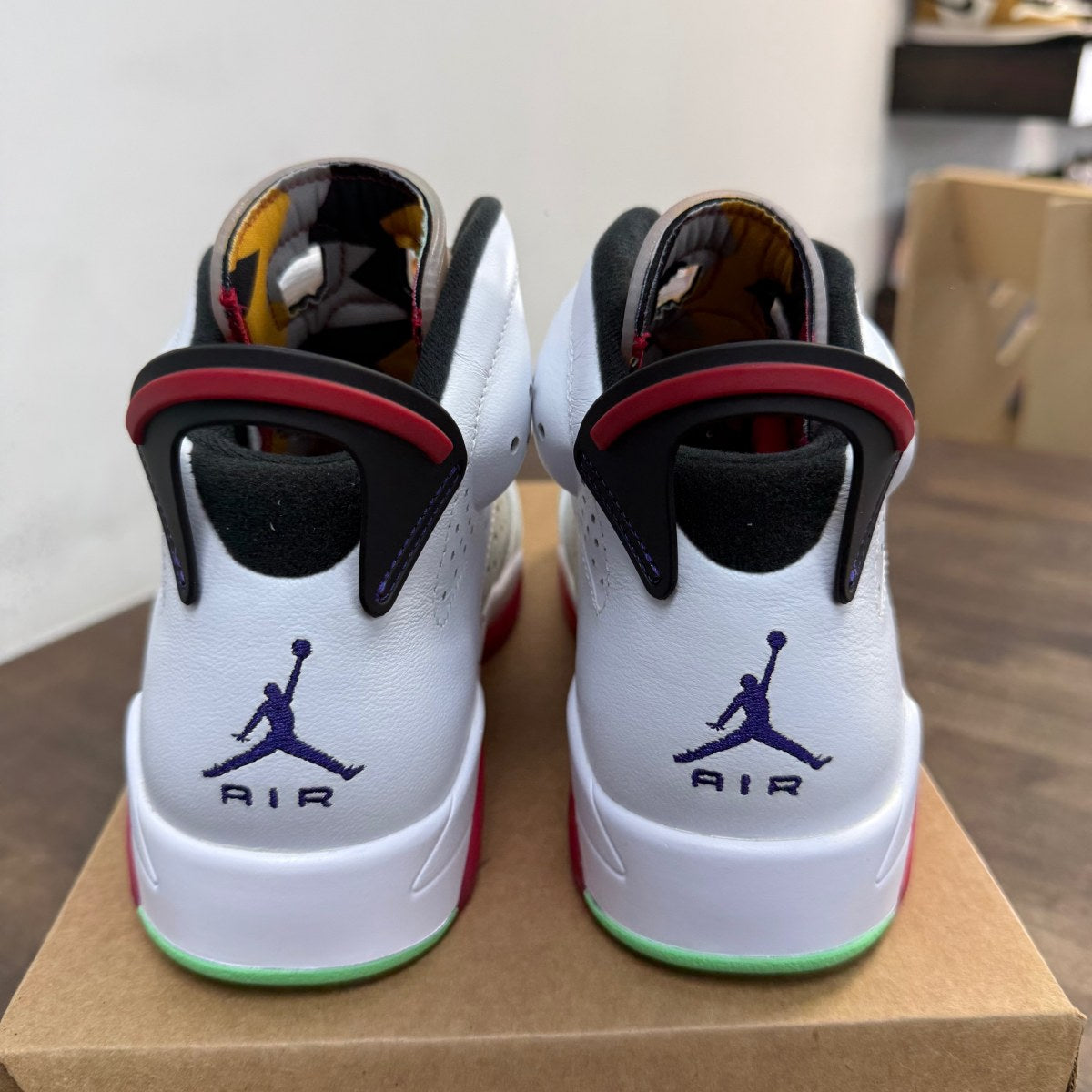 Jordan 6 Retro Hare Size 8 (Pre-Owned) - Image 4