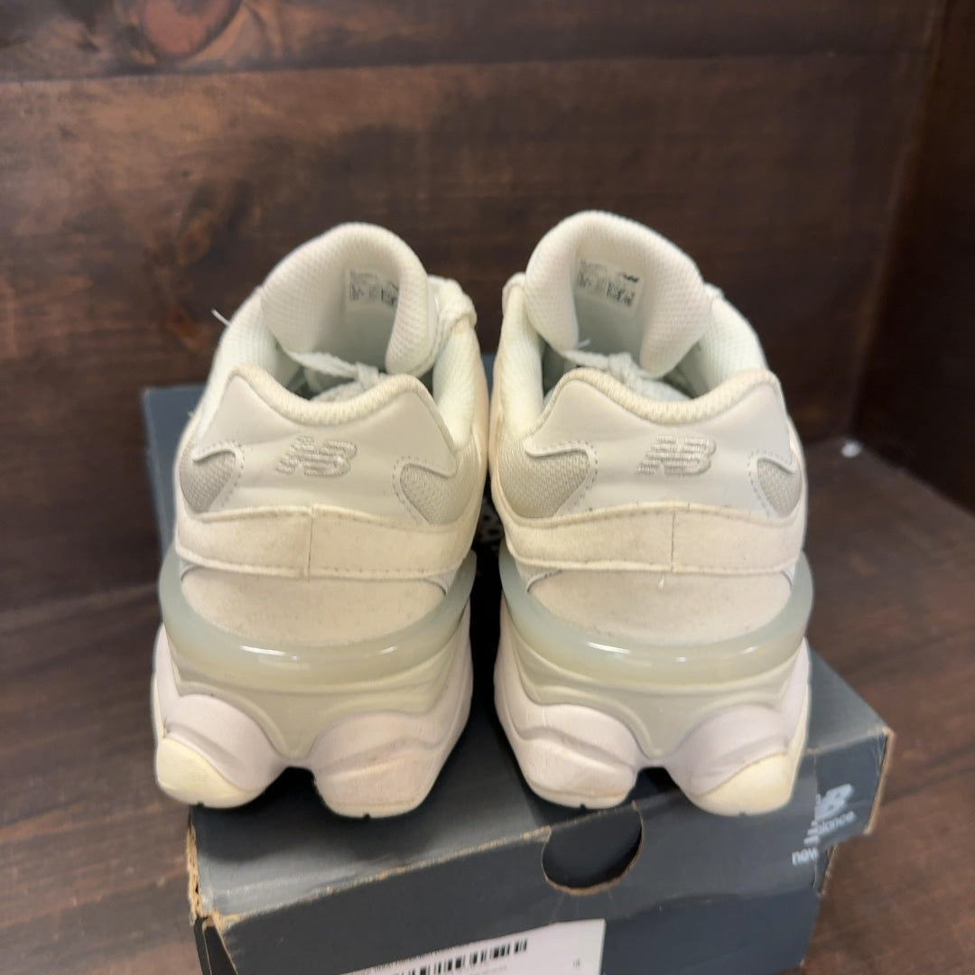 New Balance 9060 Reflection (GS) Size 6Y (Pre-Owned) - Image 4