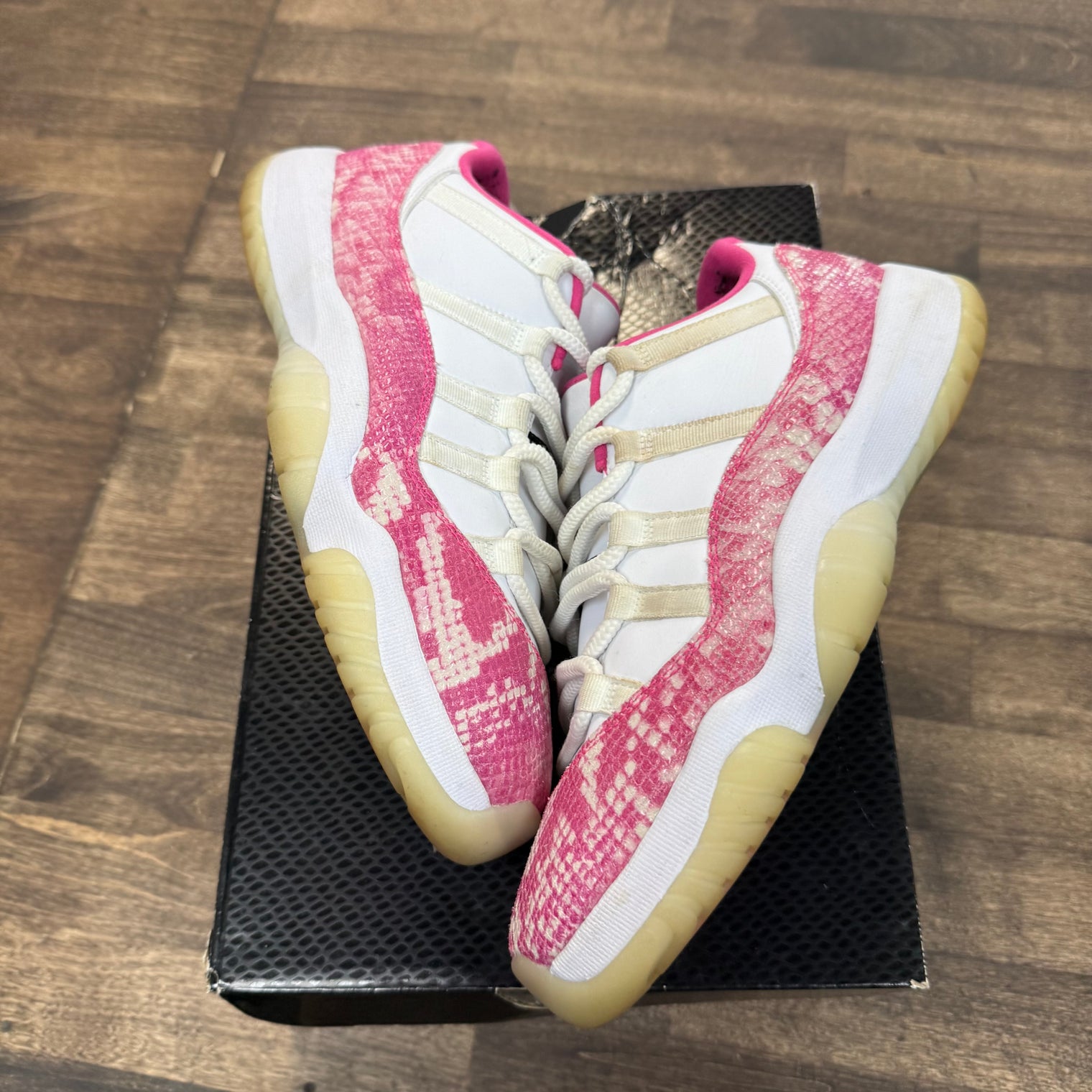 Snakeskin Pink Jordan 11 Low (W) (USED)