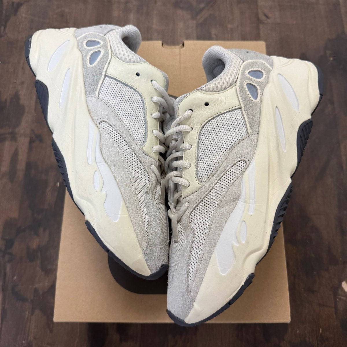adidas Yeezy Boost 700 Analog - Image 1