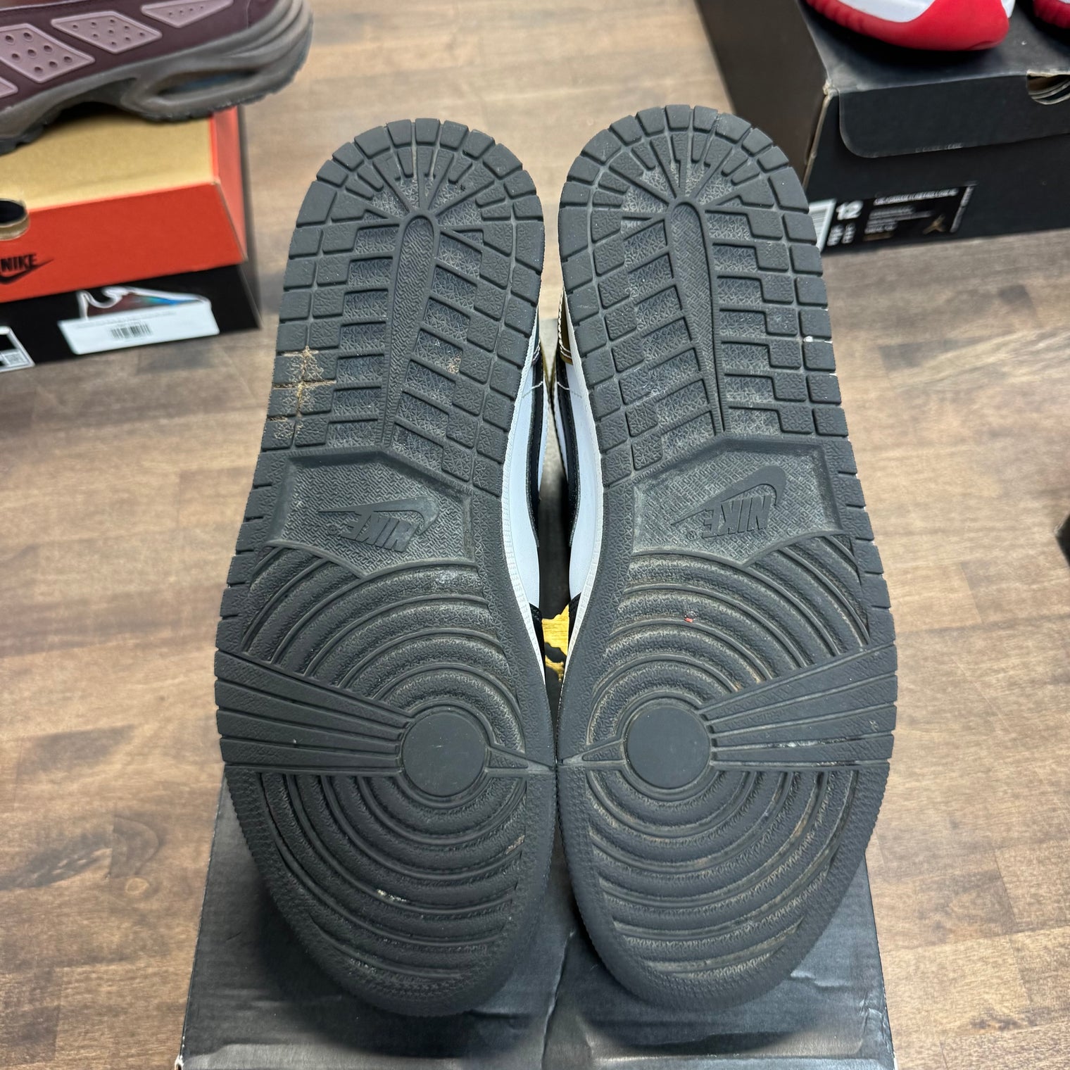 Heat Reactive Jordan 1 Mid (USED)
