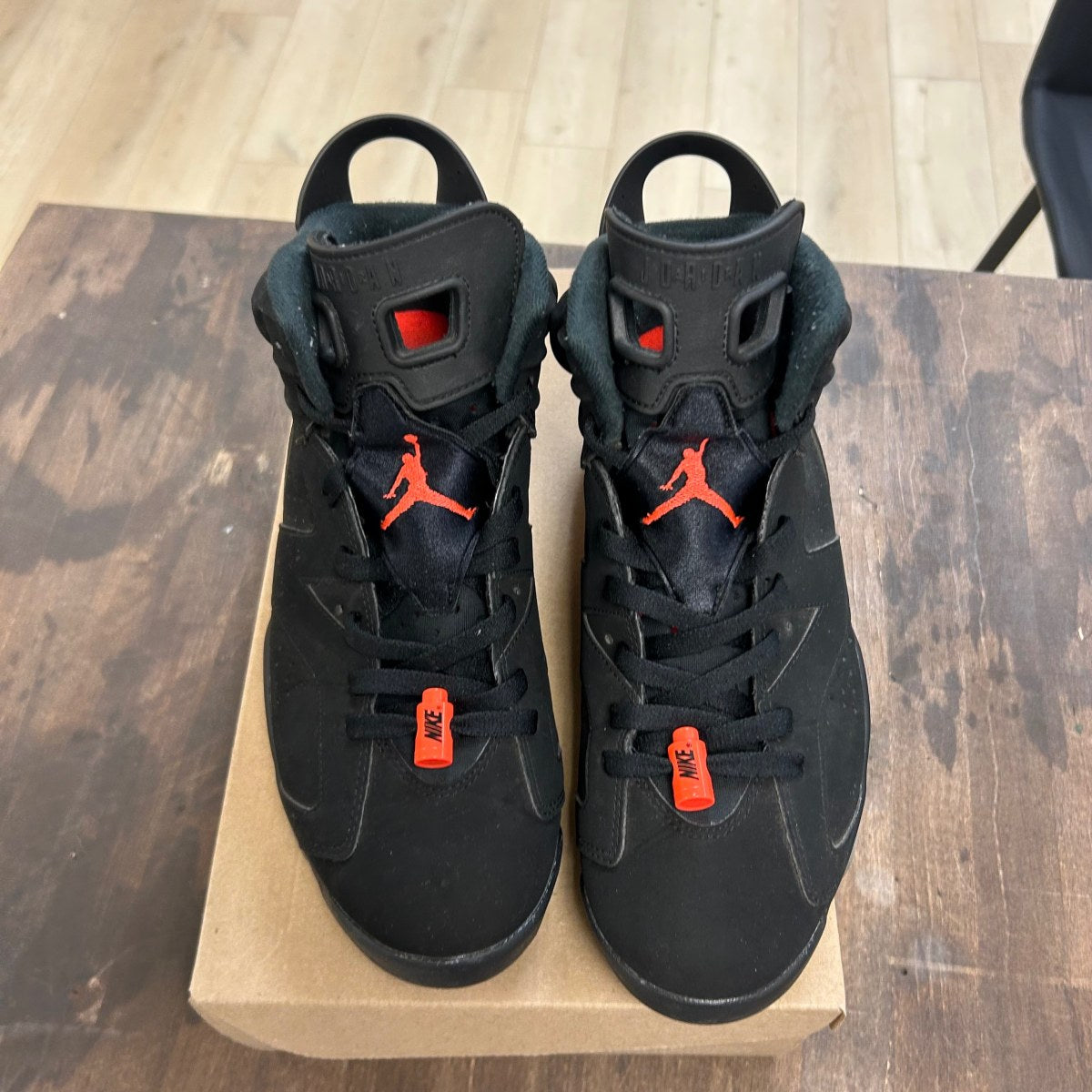 Jordan 6 Retro Black Infrared (2019) Size 9.5 (Pre-Owned) - Image 2