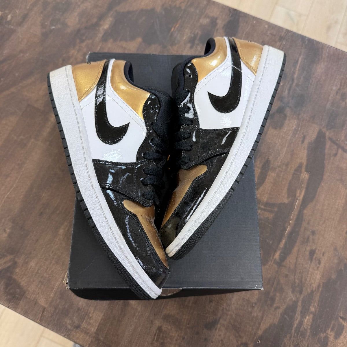 Jordan 1 Low Gold Toe - Image 1