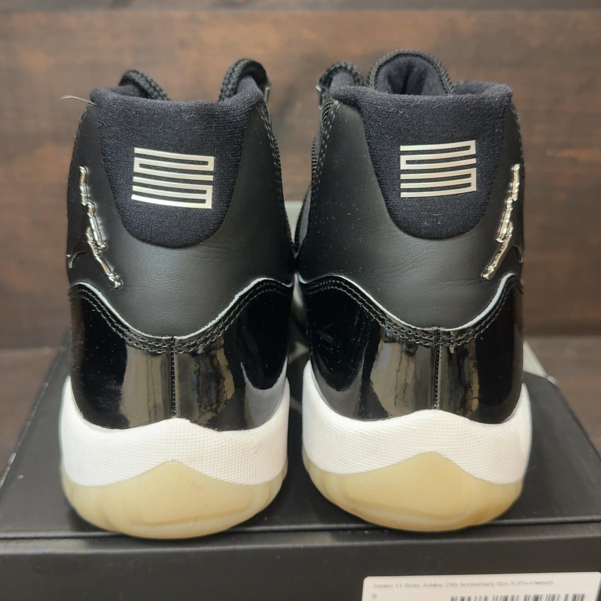 Jordan 11 Retro Jubilee 25th Anniversary Size 9 (Pre-Owned) - aux