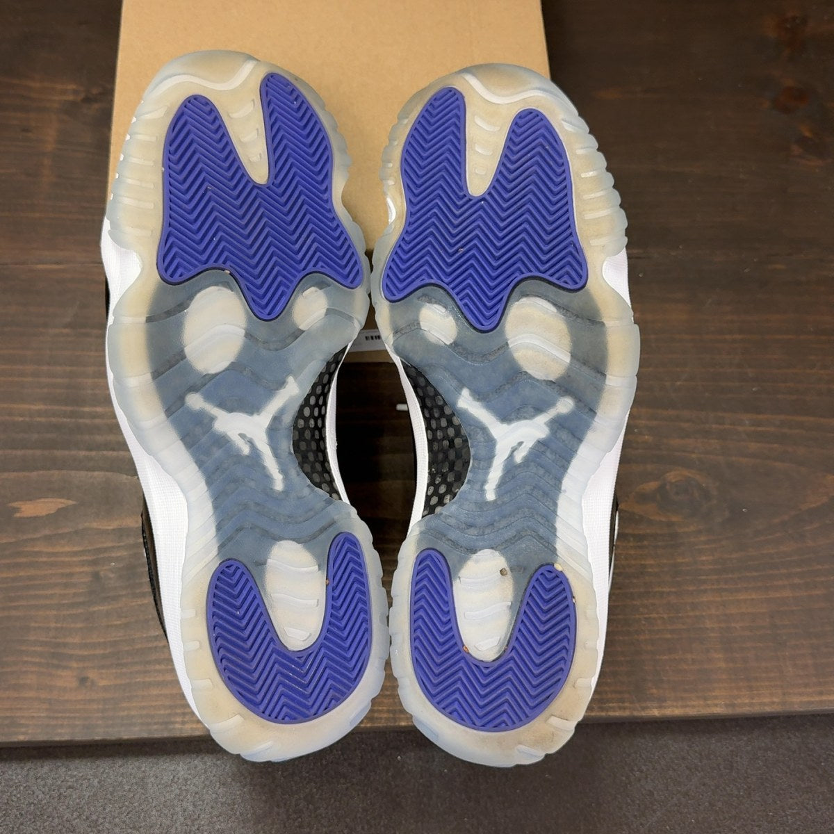 Jordan 11 Retro Concord (2018) Size 10.5 (Pre-Owned) - Image 8