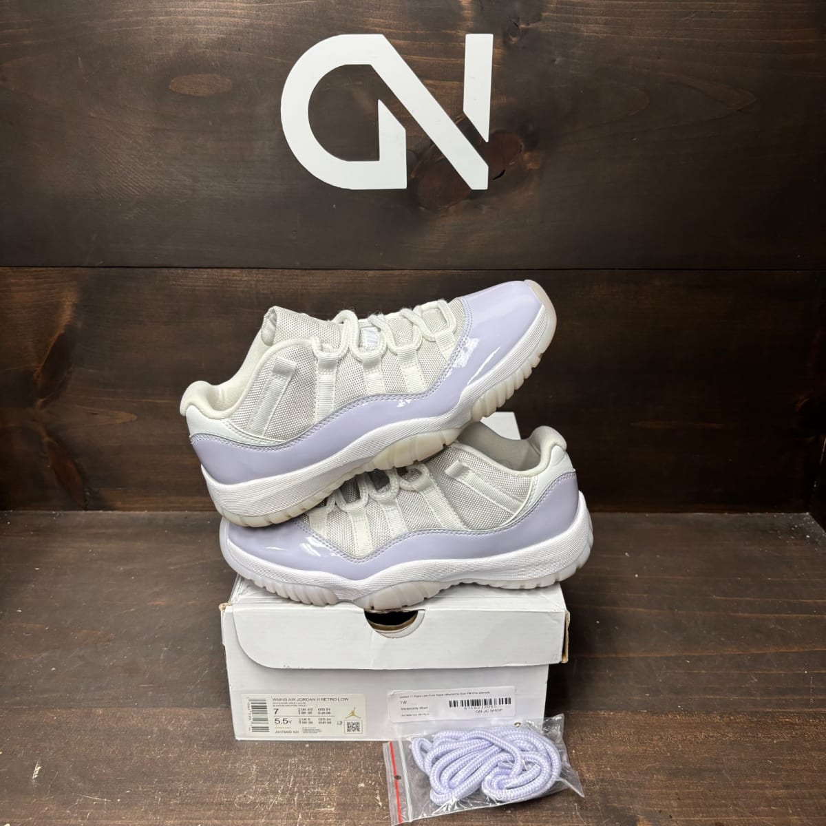 Jordan 11 Retro Low Pure Violet (Women's) Size 7W (Pre-Owned) - front