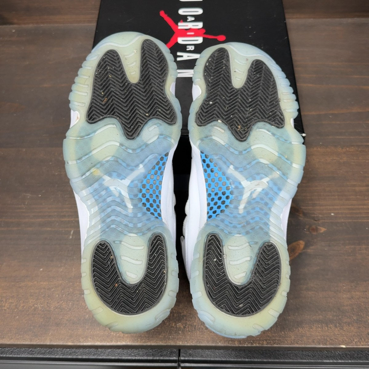 Jordan 11 Retro Legend Blue (2024) - Image 8