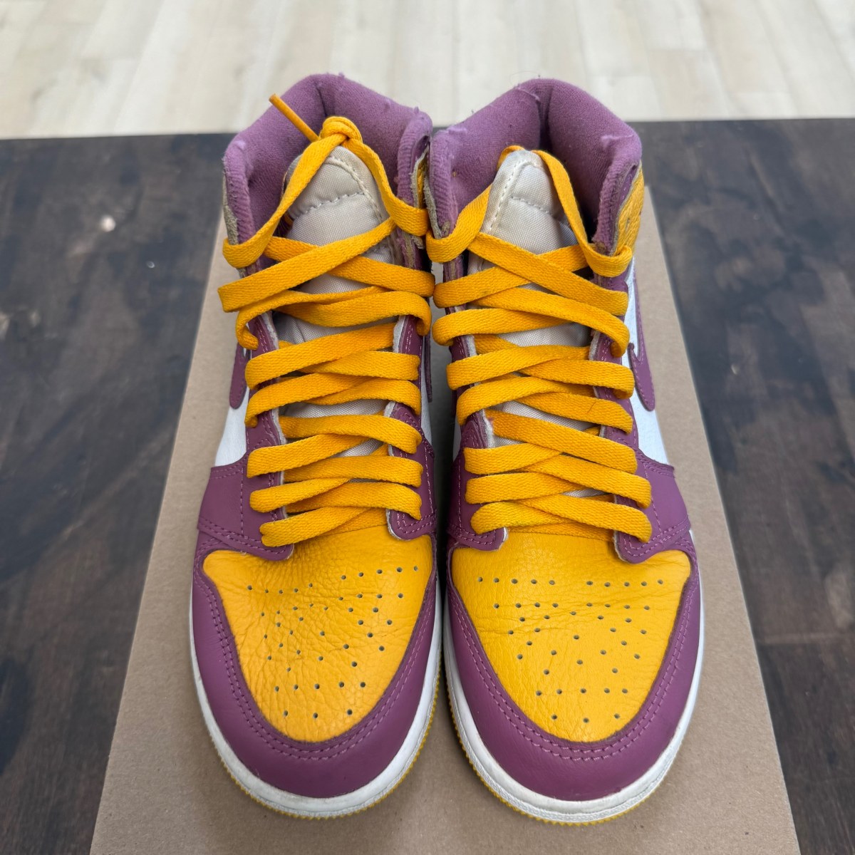 Jordan 1 Retro High OG Brotherhood (GS) Size 4.5Y (Pre-Owned) - Image 2