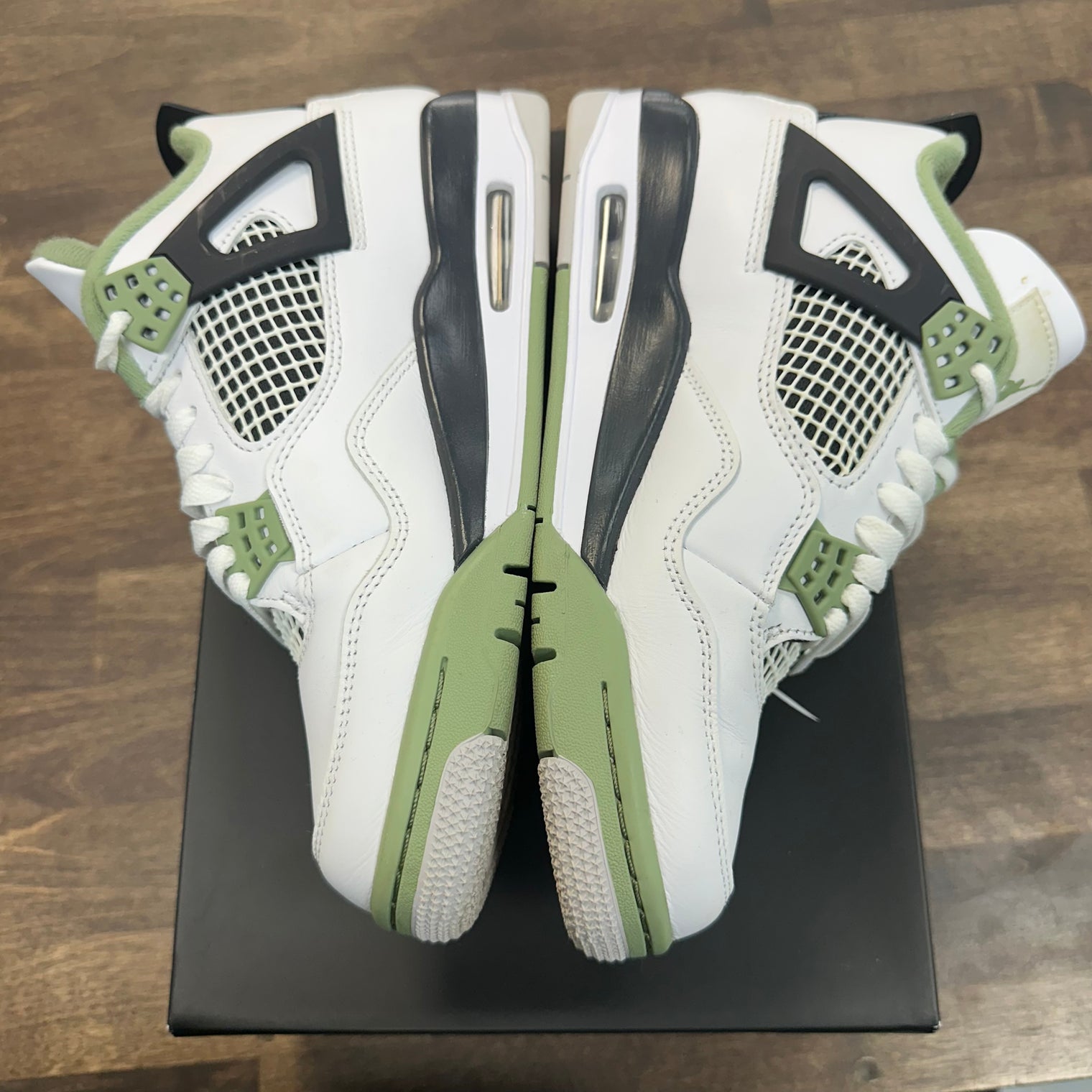 Seafoam Jordan 4 (W) (USED)