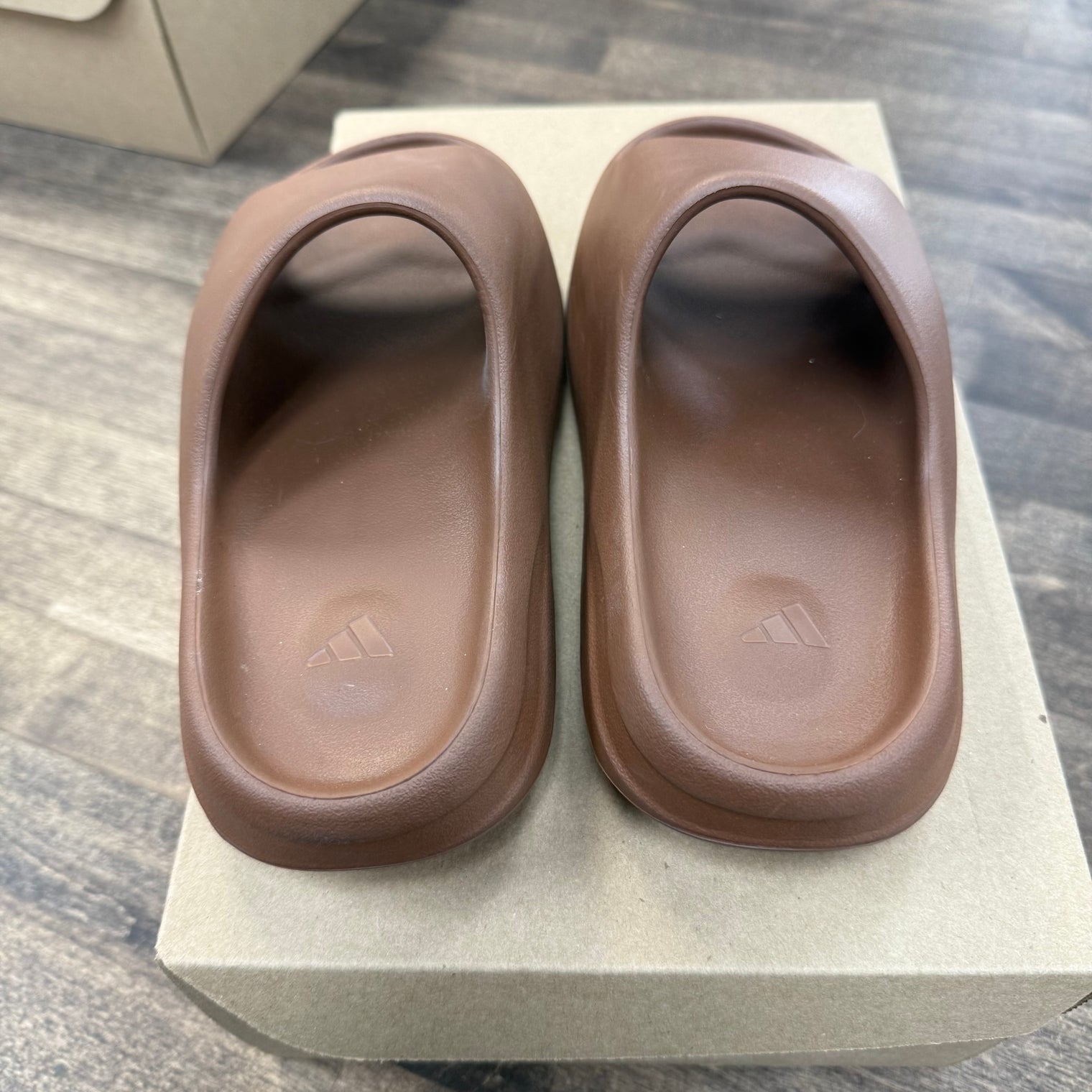 Flax Yeezy Slide (USED, No Box)
