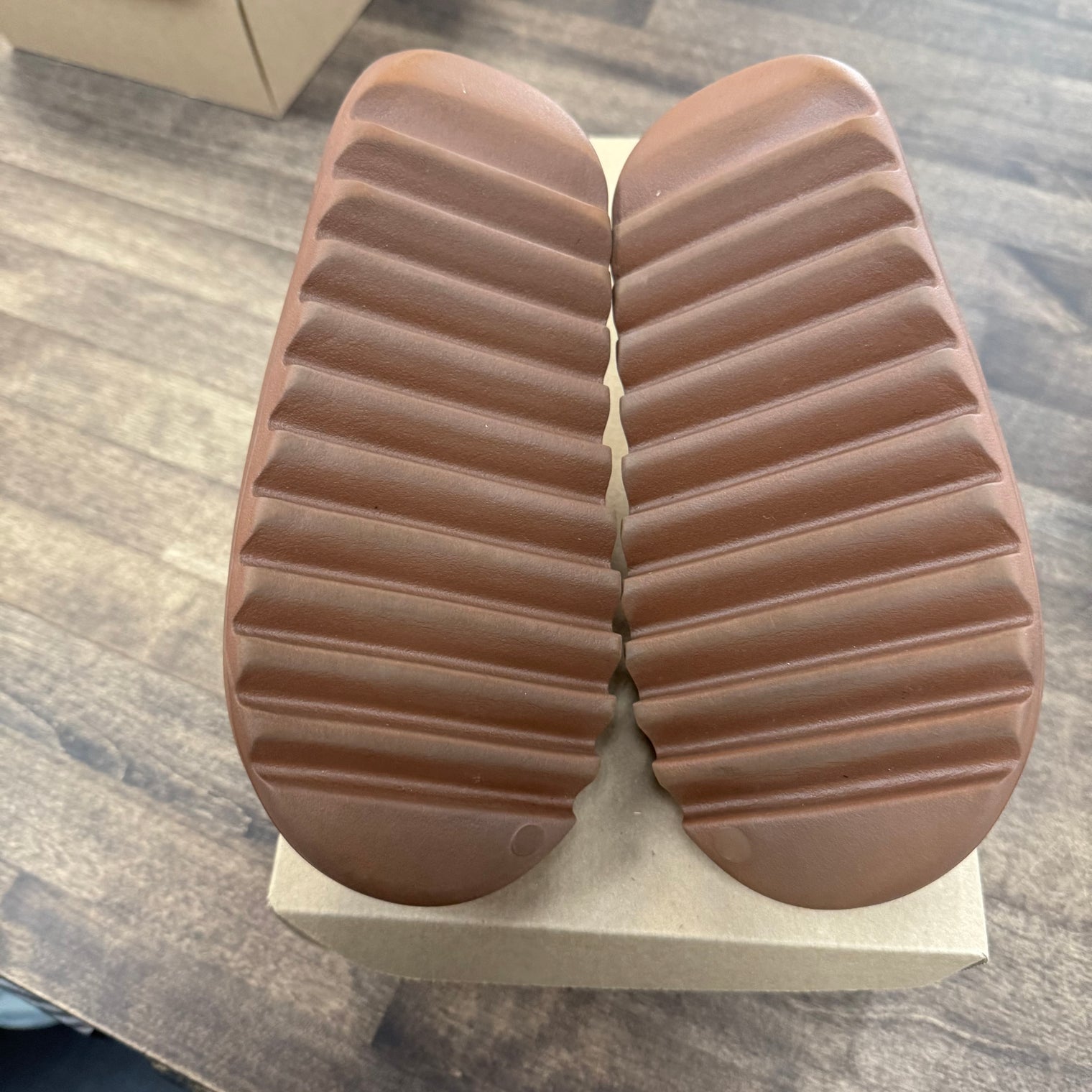 Flax Yeezy Slide (USED, No Box)