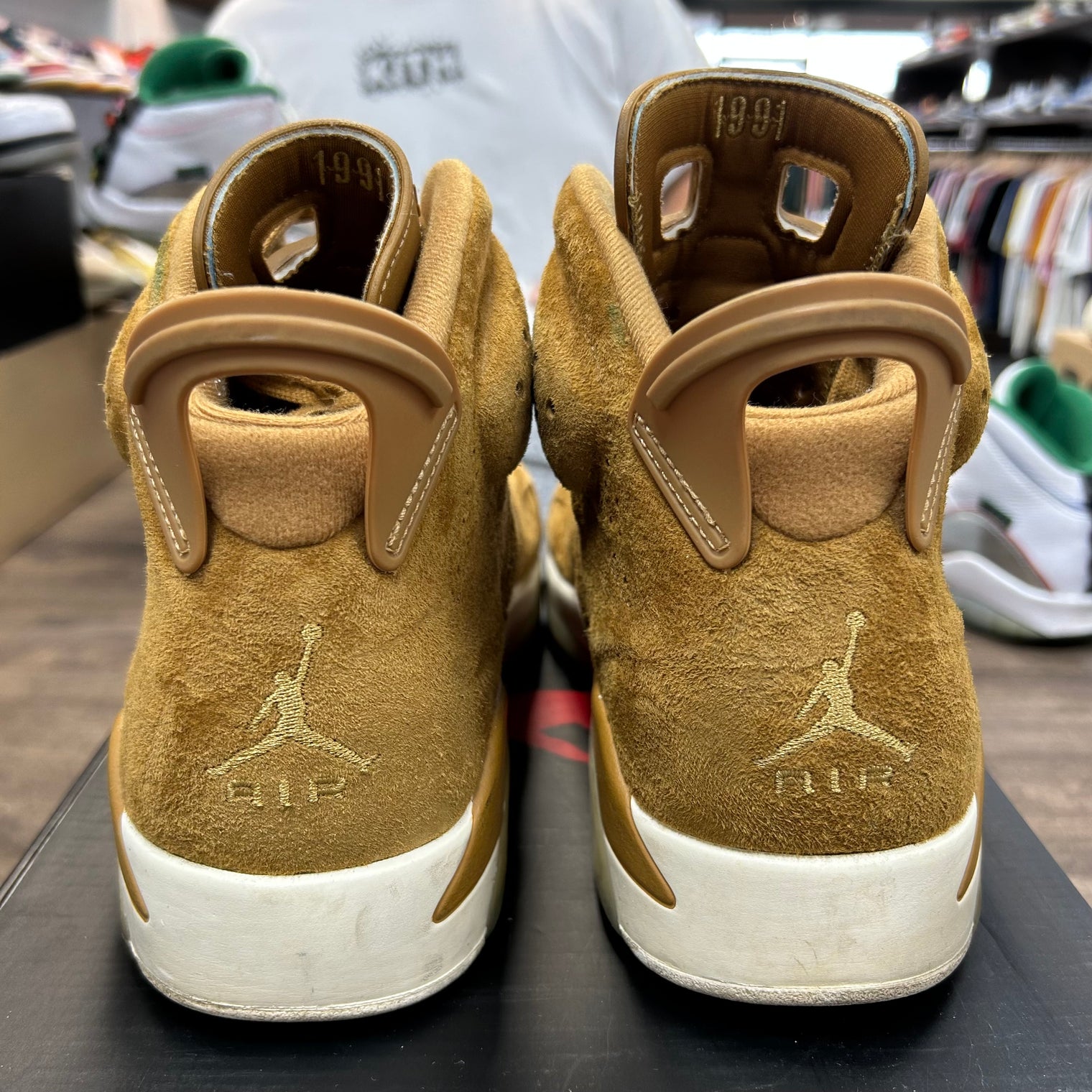 Wheat Jordan 6 Retro (USED)