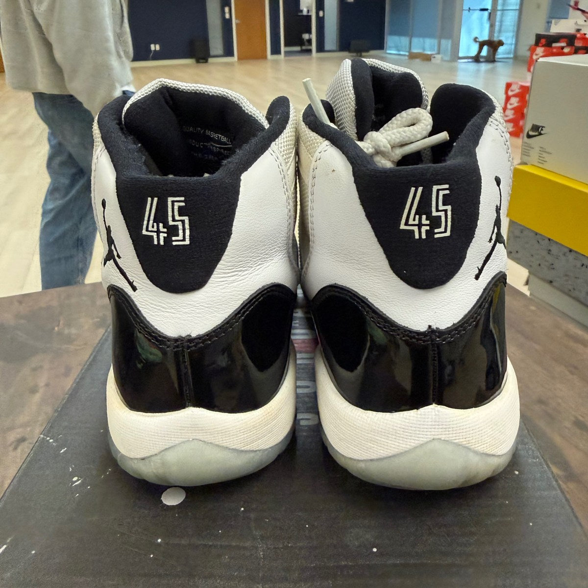 Jordan 11 Retro Concord (2018) (GS) - Image 4