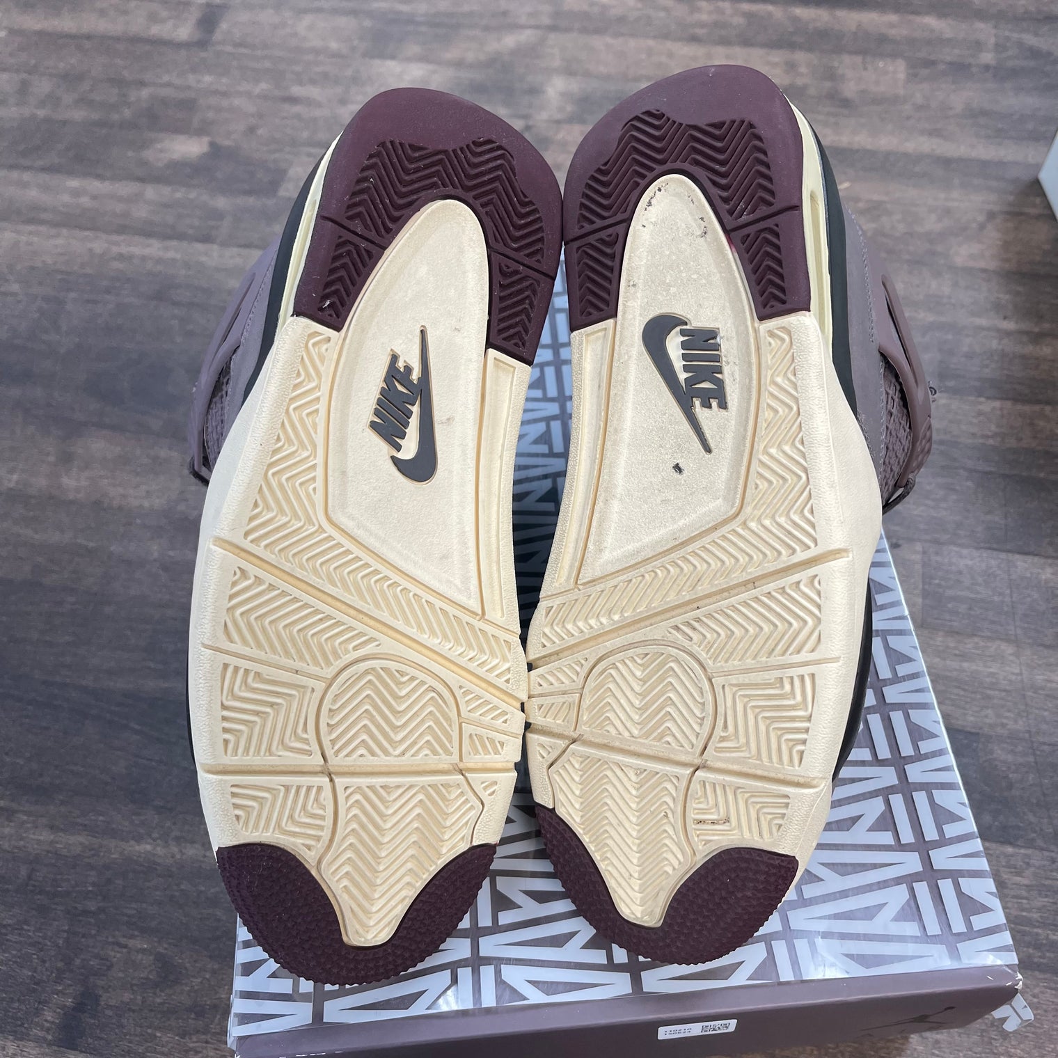 A Ma Maniere Violet Ore Jordan 4 (USED)