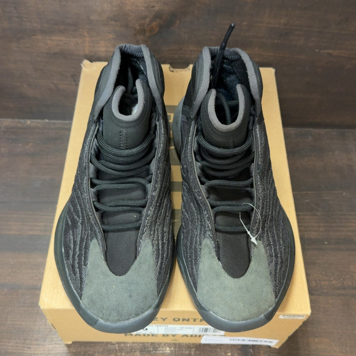 adidas Yeezy QNTM Onyx Size 9 (Pre-Owned) - tag