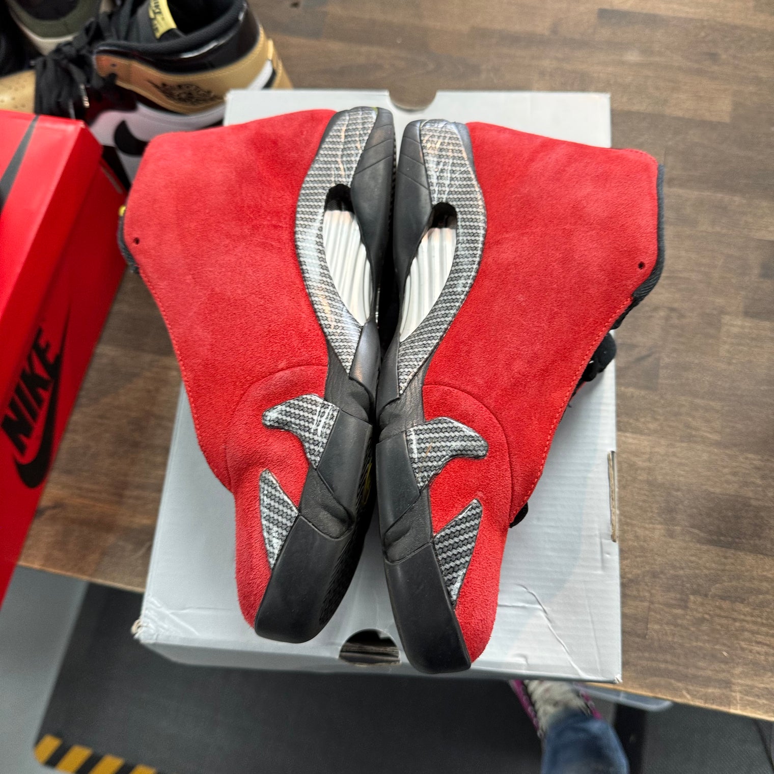 Ferrari Jordan 14 Retro (USED) (2014)
