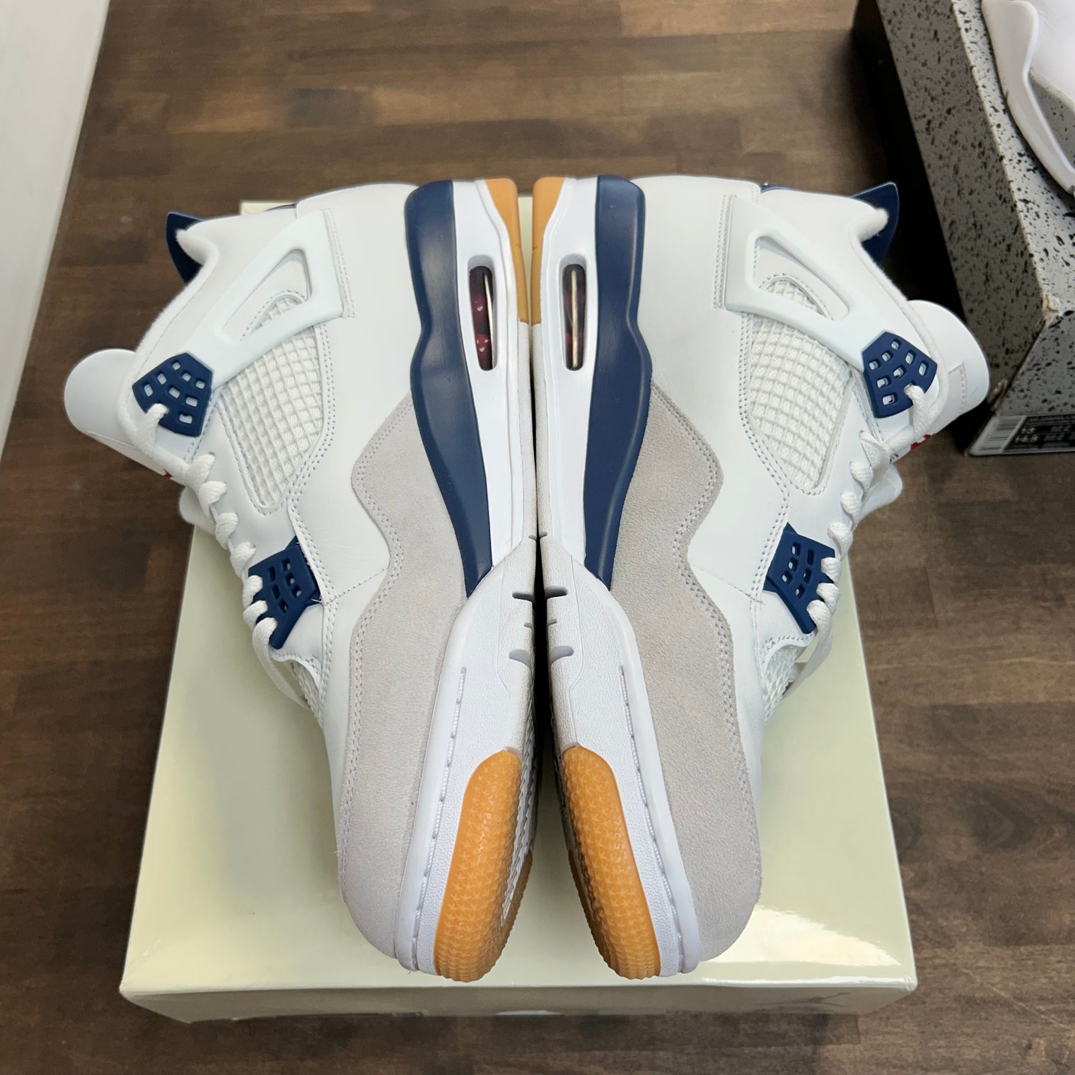 Navy SB Jordan 4 Retro (USED)