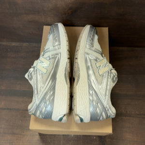 New Balance 1906R Silver Metallic Sea Salt Size 8.5 (Pre-Owned) - Image 6