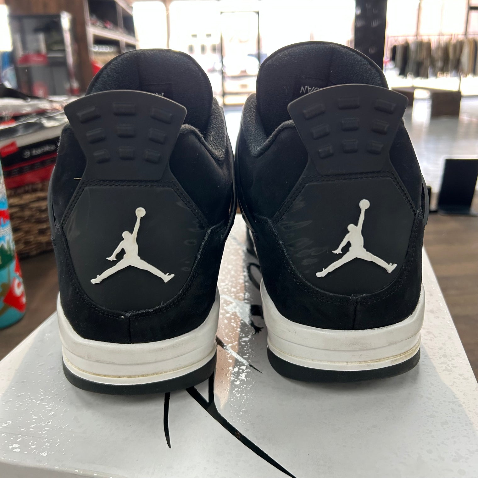 Jordan 4 Retro White Thunder (US 13) (USED)