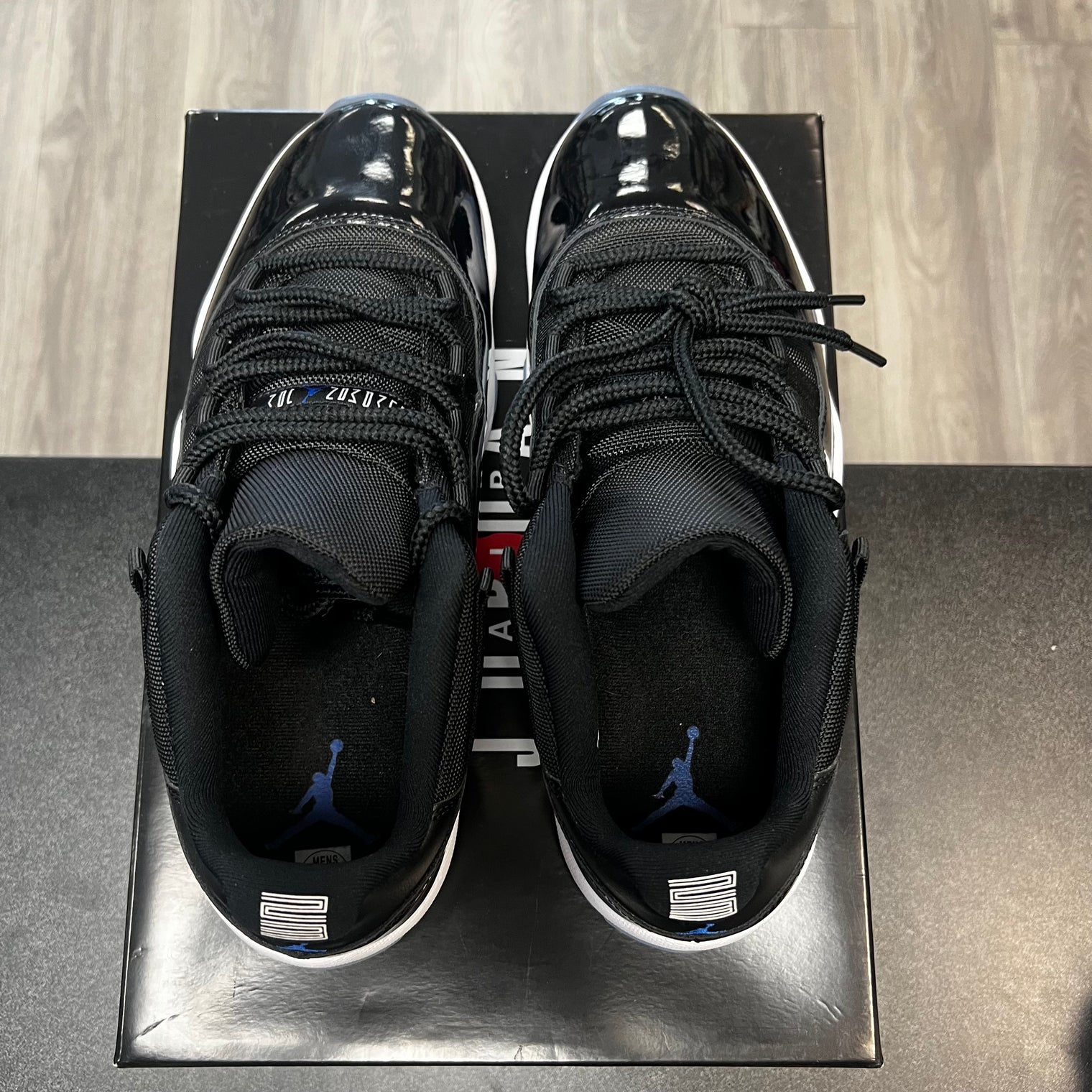 Jordan 11 Retro Low Space Jam (USED)