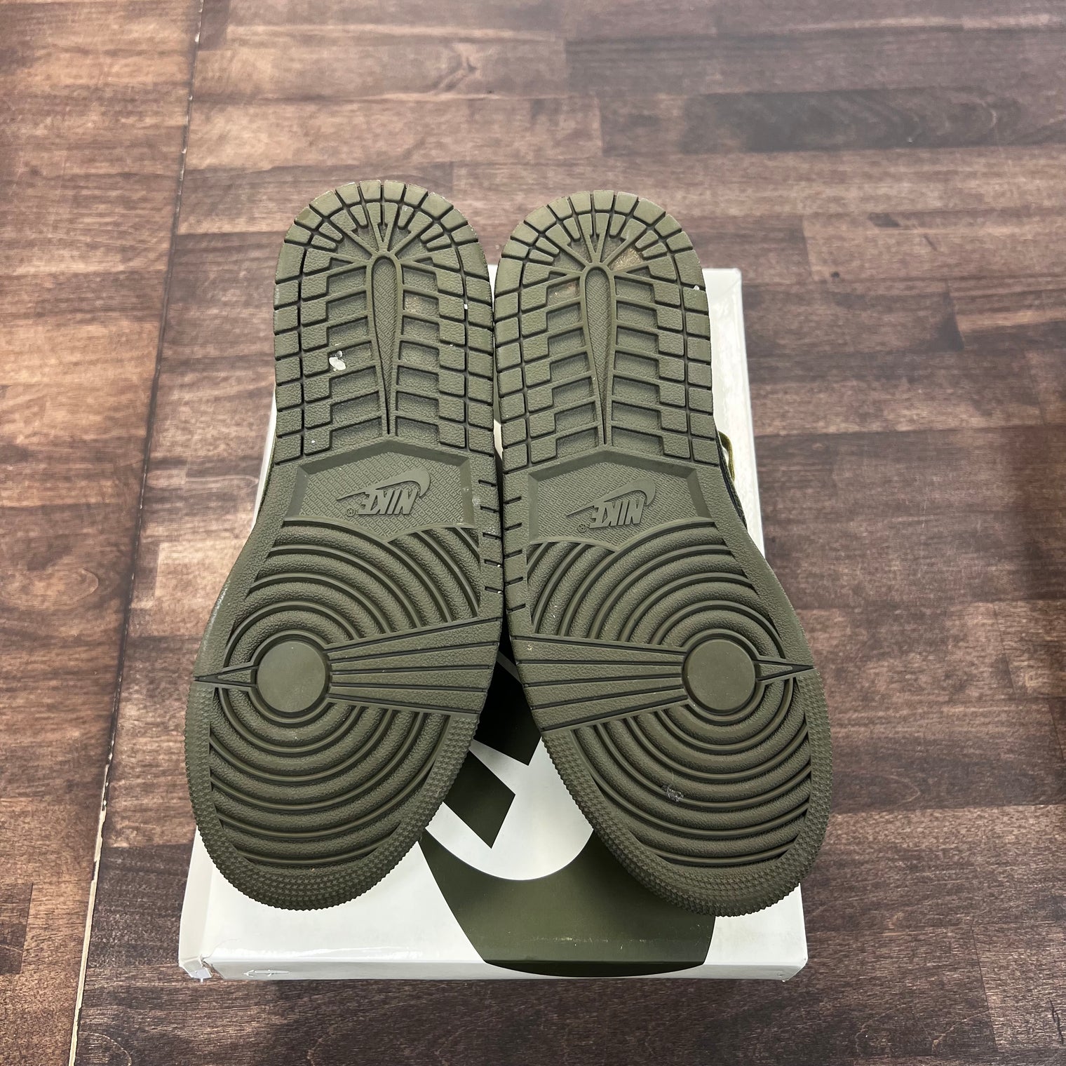 Travis Scott Medium Olive Jordan 1 Low (W) (USED)