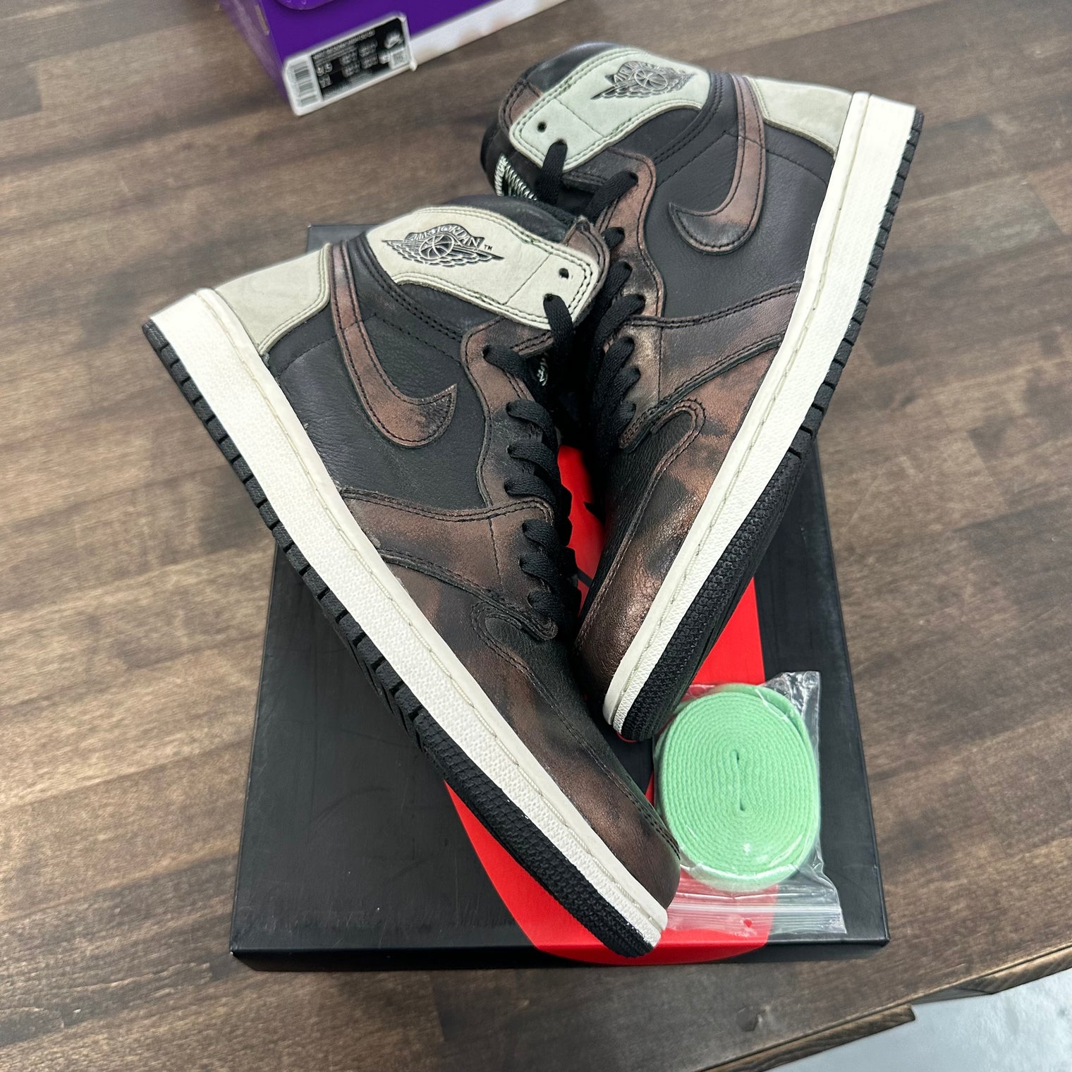 Patina Jordan 1 High (USED)