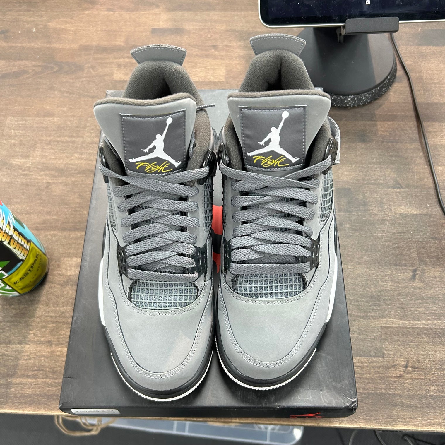 Cool Grey Jordan 4 Retro (Lightly Worn)