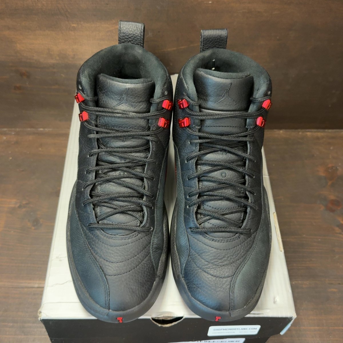 Jordan 12 Retro Bloodline Size 9 (Pre-Owned) - tag