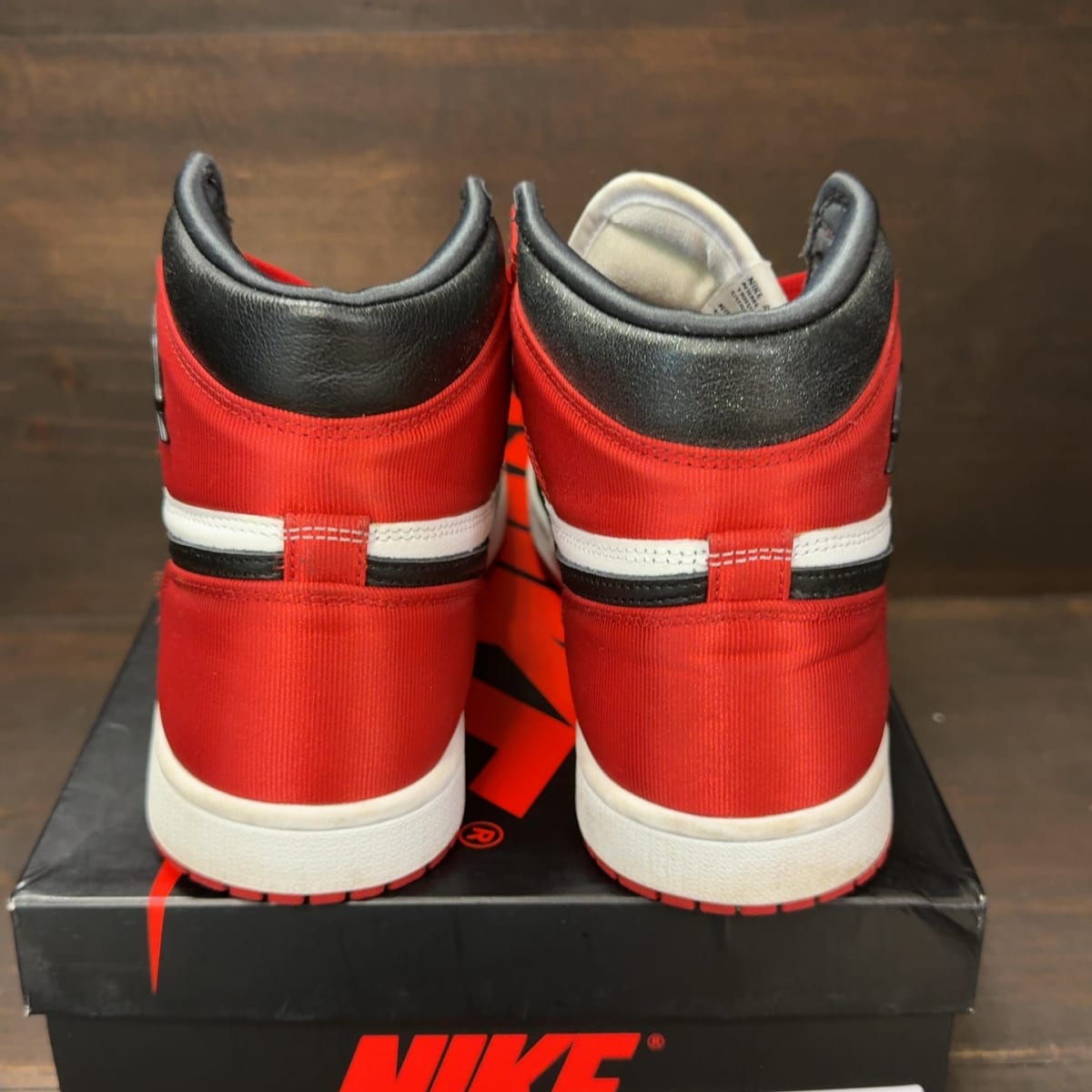 Jordan 1 Retro High Satin Black Toe (Women's) Size 8.5W (Pre-Owned) - aux