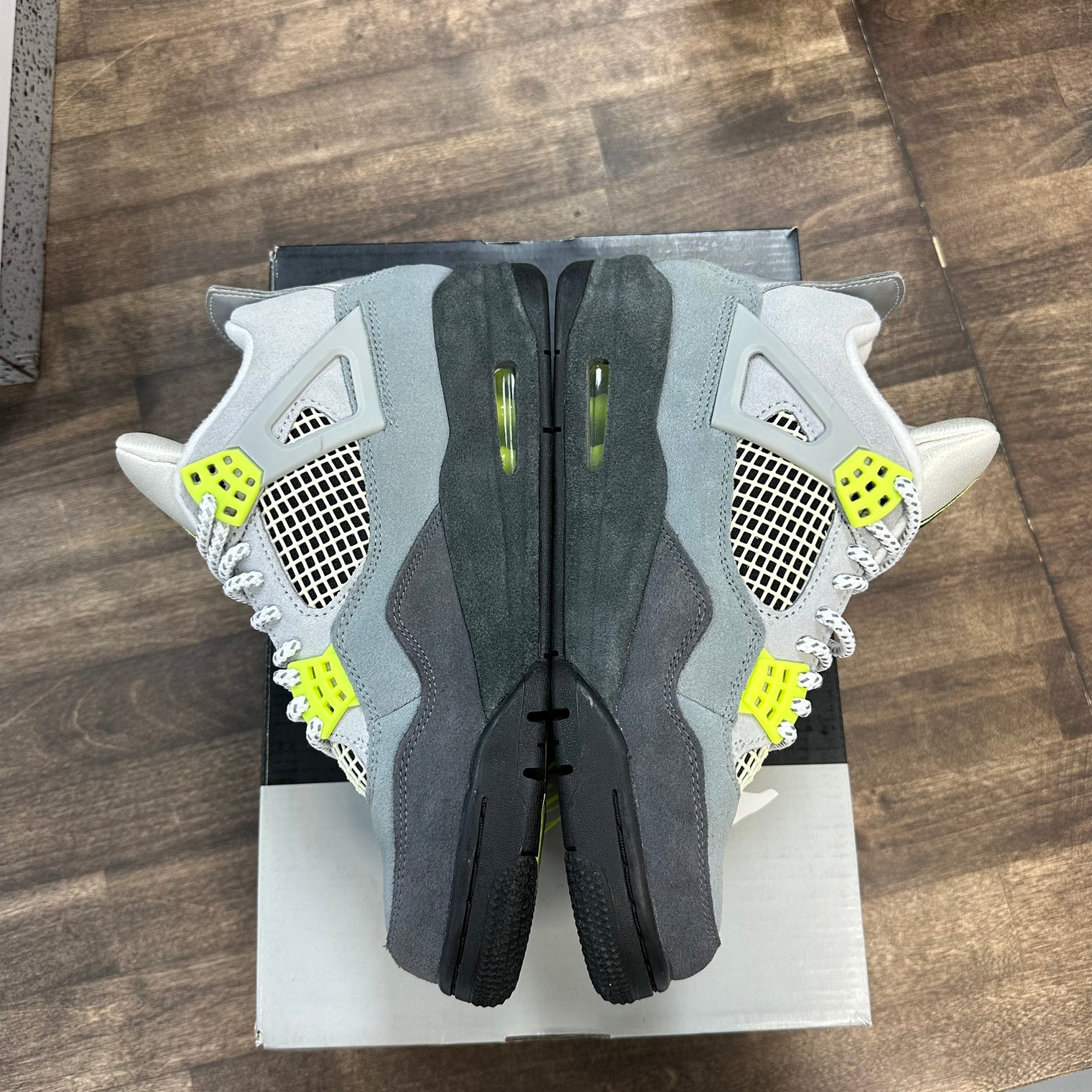 Neon 95 Jordan 4 Retro SE (USED)